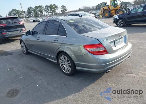 2008 Mercedes-Benz C 300 Luxury/Sport z USA, uszkodzony, nr VIN WDDGF54XX8F064031